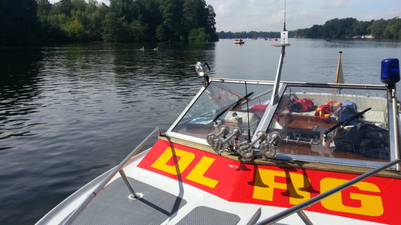 Die DLRG Sicherte das Schulschwimmen Rund um Scharfenberg ab.