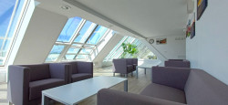 Ausblick und Fernseher laden zum Verweilen ein